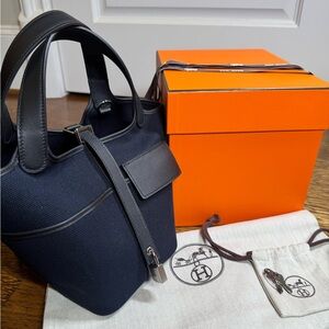 Hermès Picotin Cargo 18 Caban Swift and navy Toile Canvas Palladium Hardware
